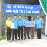 Bàn giao nhà Mái ấm công đoàn cho cô giáo đơn thân