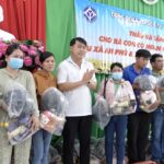 An Phú: phối hợp tặng 150 suất quà quà cho người lao động có hoàn cảnh khó khăn