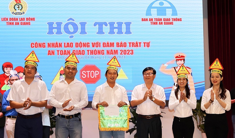 C:\Users\NDDTHANH\Desktop\ATGT10.jpg