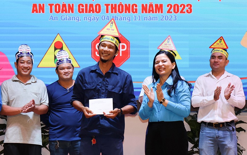 C:\Users\NDDTHANH\Desktop\ATGT13.jpg