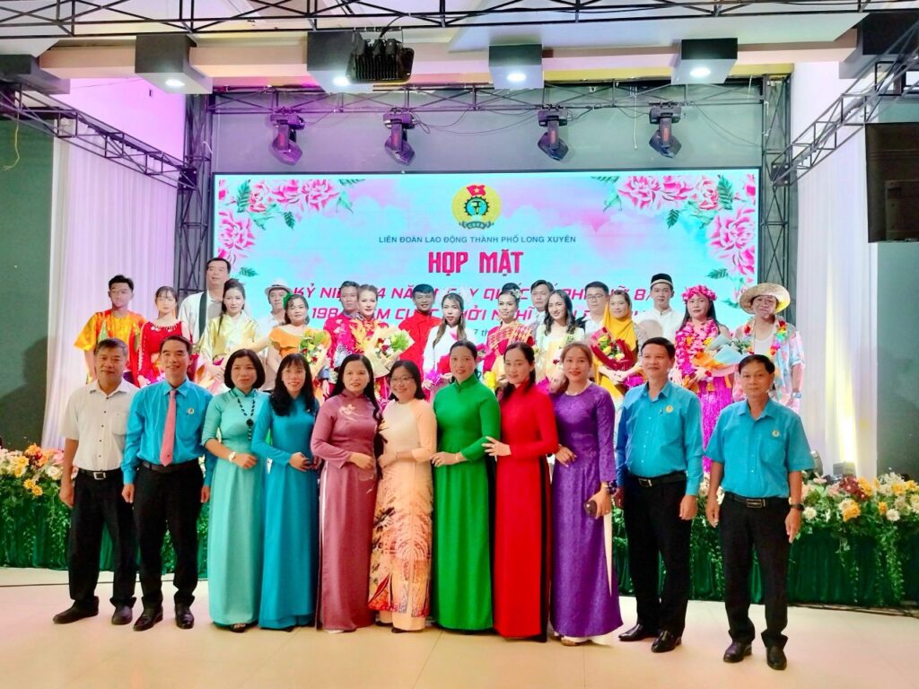 Liên đoàn Lao động TP. Long Xuyên họp mặt kỷ niệm Ngày Quốc tế Phụ nữ 8/3