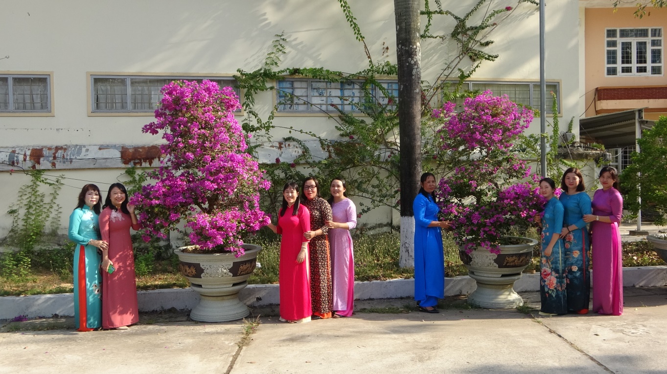 D:\chau phong\anh\2 2024\tuan le ao dai\DSC06989.JPG