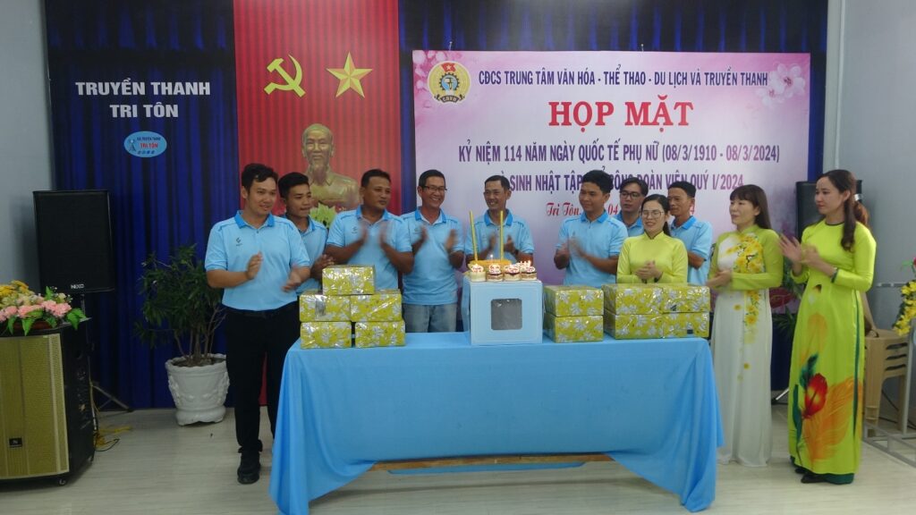 Họp mặt kỷ niệm 114 năm Ngày Quốc tế Phụ nữ 8-3