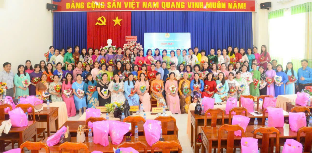 “Tuần lễ áo dài Việt Nam” – tôn vinh nét đẹp của nữ công chức, viên chức, người lao động